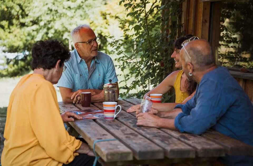Un repas partagé autour de la grande table